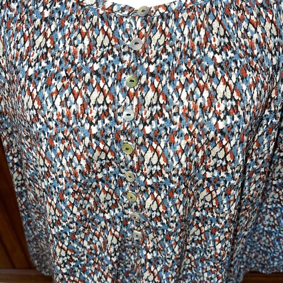Women's Peace & Pearls Abstract Print Peasant Top with Buttons L - Picture 2 of 6